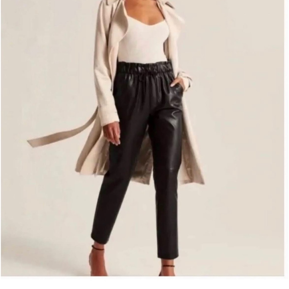 NWT ABERCROMBIE & FITCH Faux Leather Paperbag Pants XS
